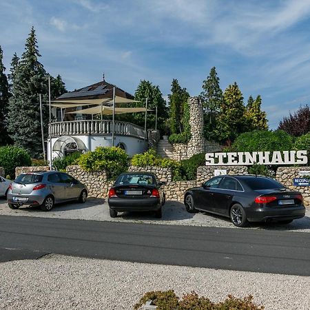 Steinhaus Bed & Breakfast Кестхей Экстерьер фото