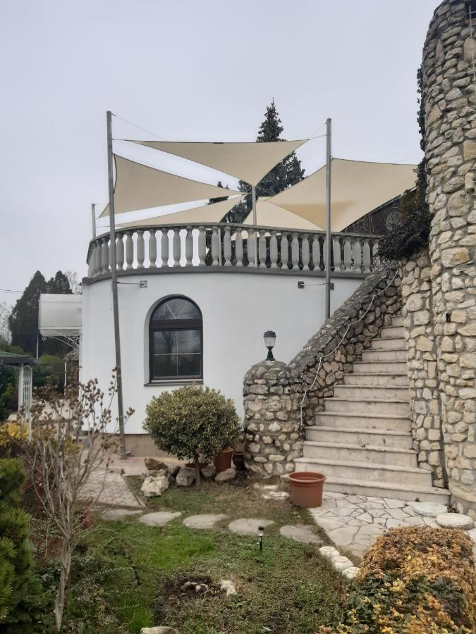 Steinhaus Bed & Breakfast Кестхей Экстерьер фото