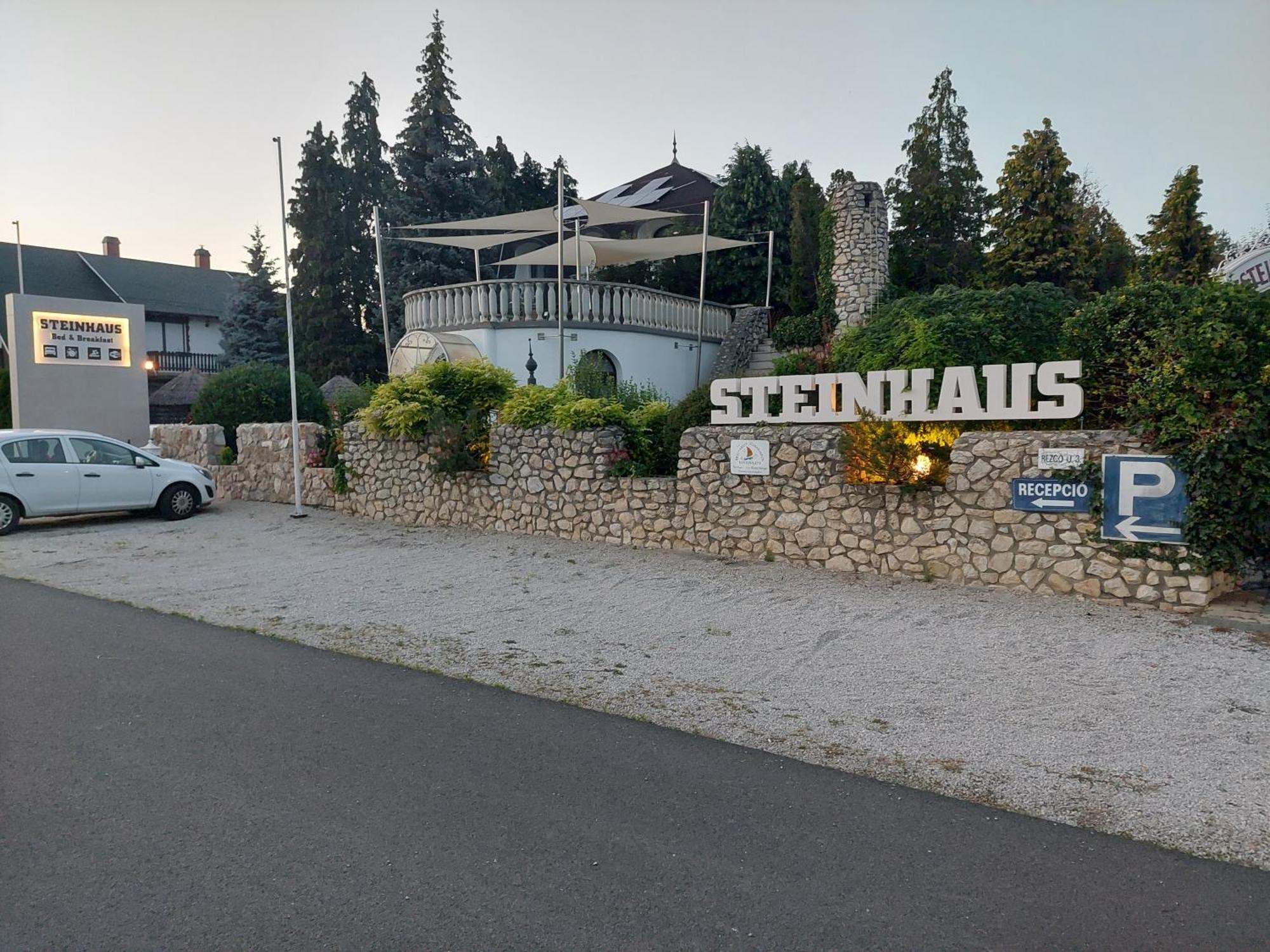 Steinhaus Bed & Breakfast Кестхей Экстерьер фото