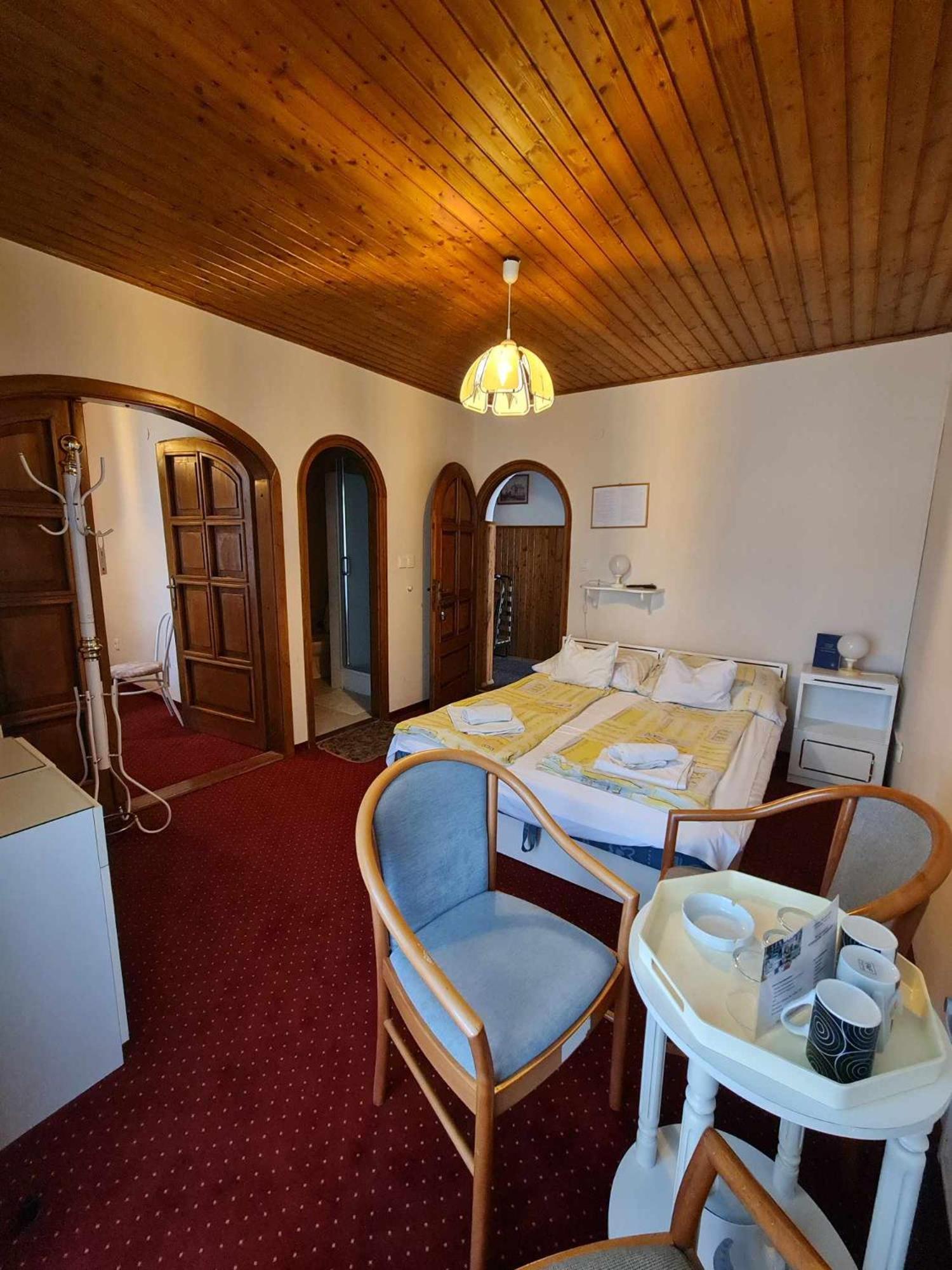 Steinhaus Bed & Breakfast Кестхей Экстерьер фото