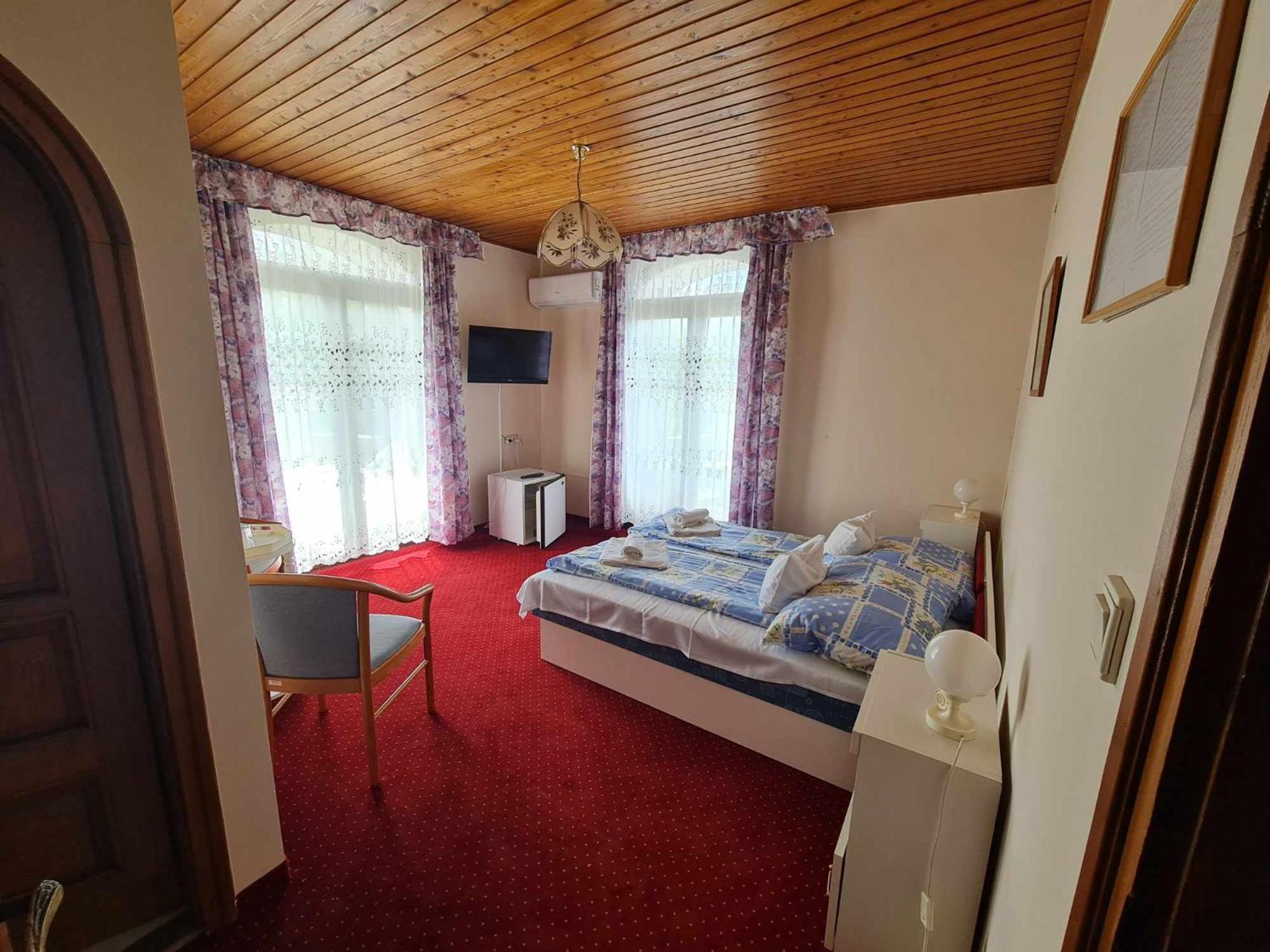 Steinhaus Bed & Breakfast Кестхей Экстерьер фото