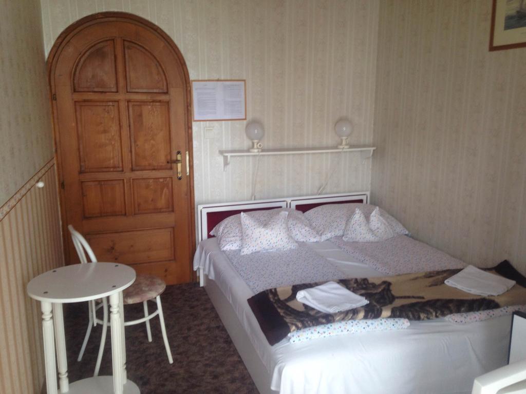 Steinhaus Bed & Breakfast Кестхей Экстерьер фото