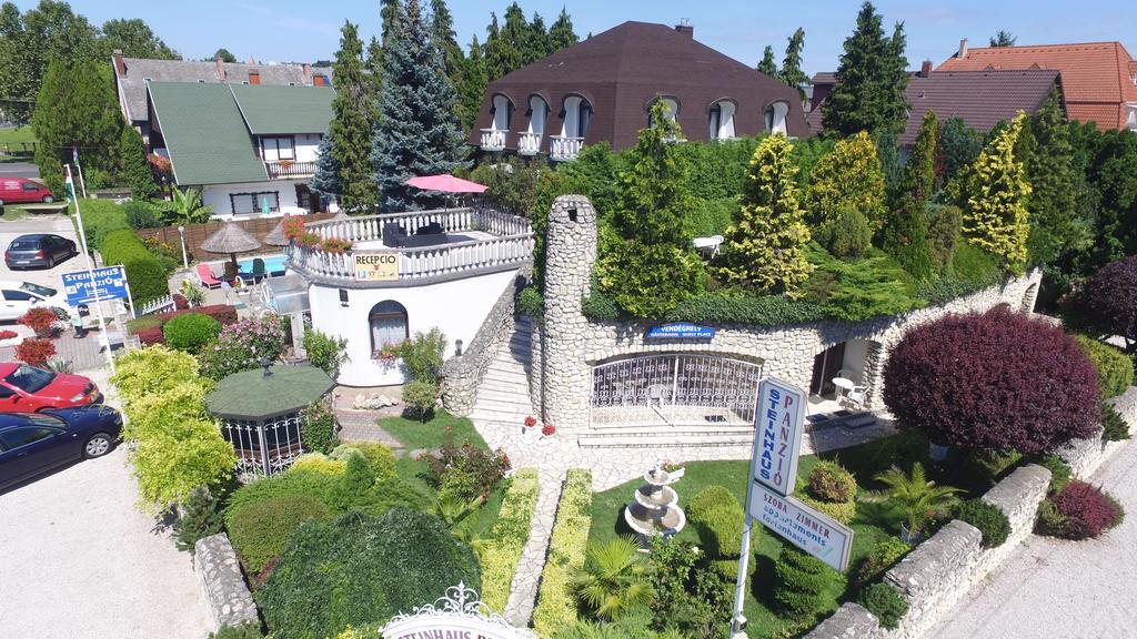 Steinhaus Bed & Breakfast Кестхей Экстерьер фото