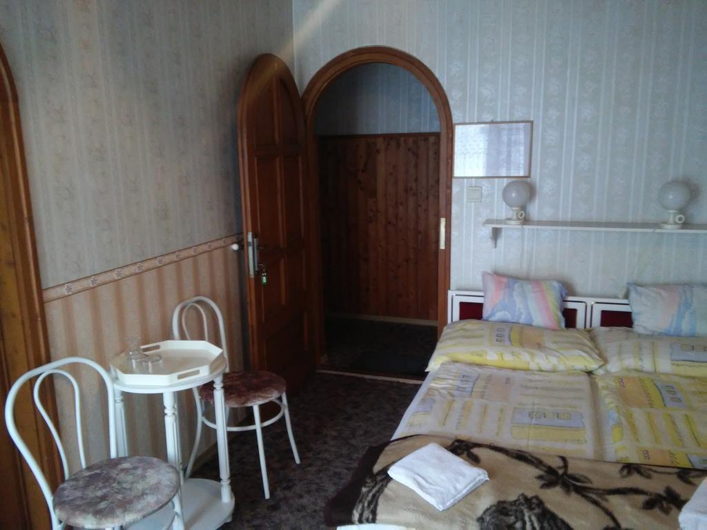 Steinhaus Bed & Breakfast Кестхей Номер фото
