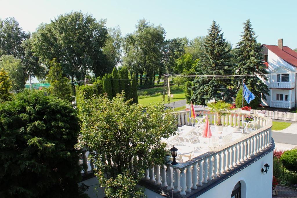 Steinhaus Bed & Breakfast Кестхей Экстерьер фото