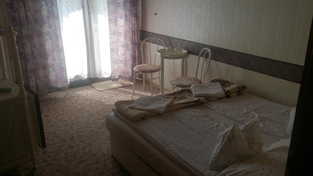 Steinhaus Bed & Breakfast Кестхей Экстерьер фото