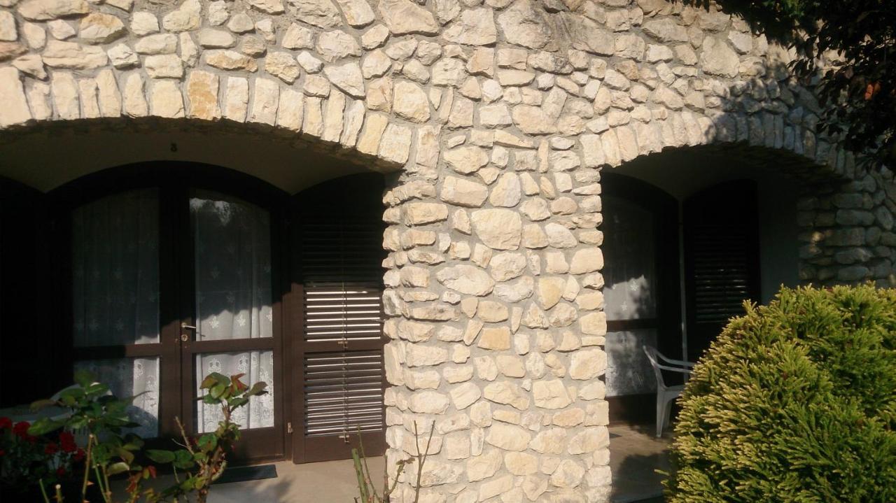 Steinhaus Bed & Breakfast Кестхей Экстерьер фото