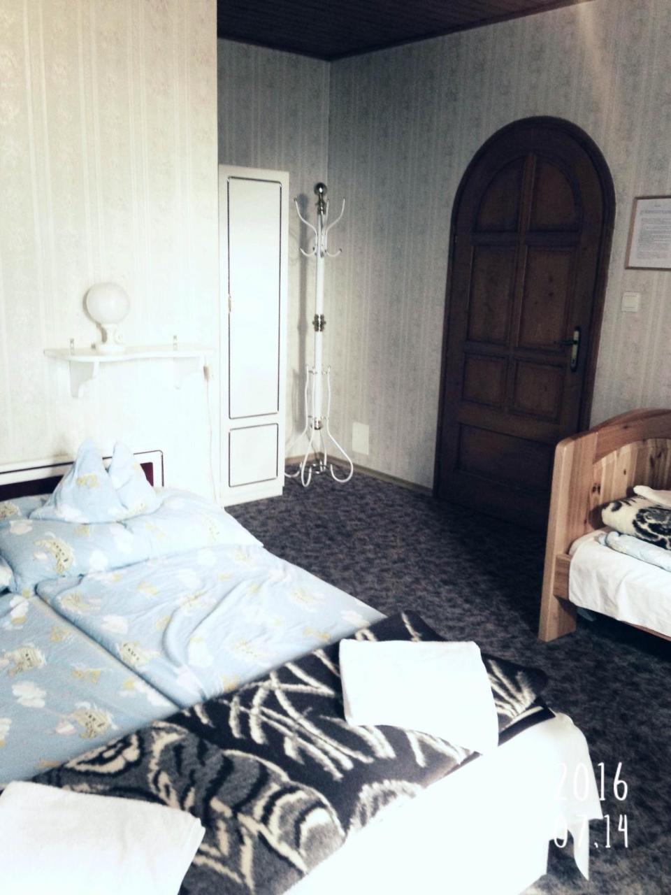 Steinhaus Bed & Breakfast Кестхей Экстерьер фото