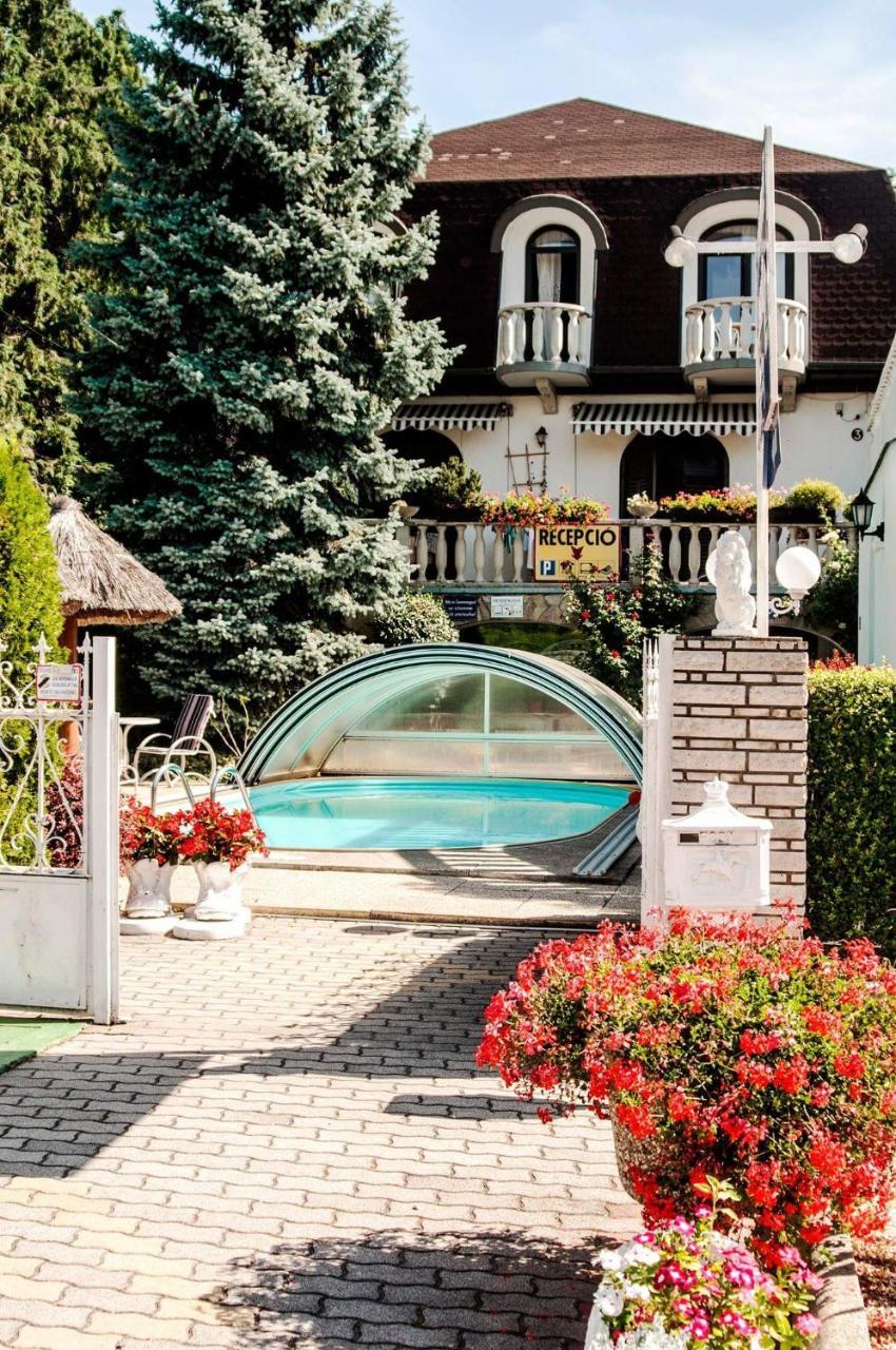 Steinhaus Bed & Breakfast Кестхей Экстерьер фото