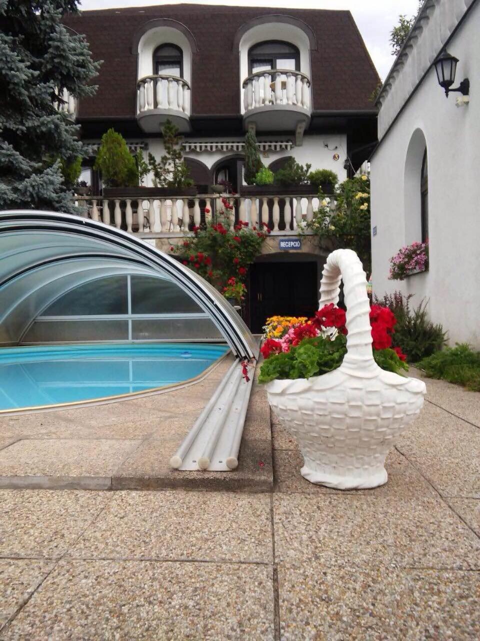 Steinhaus Bed & Breakfast Кестхей Экстерьер фото